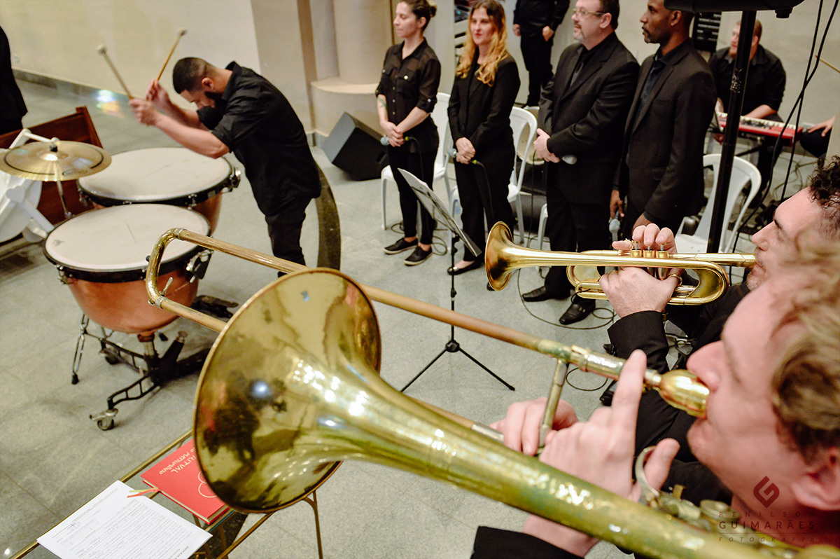 O músicos anunciando a entrada da noiva Bárbara
