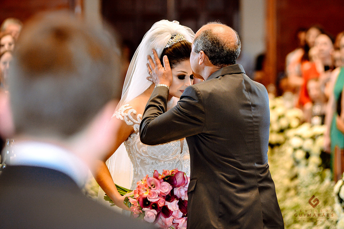 Aquele último beijo ants de entregar as noiva ao noivo