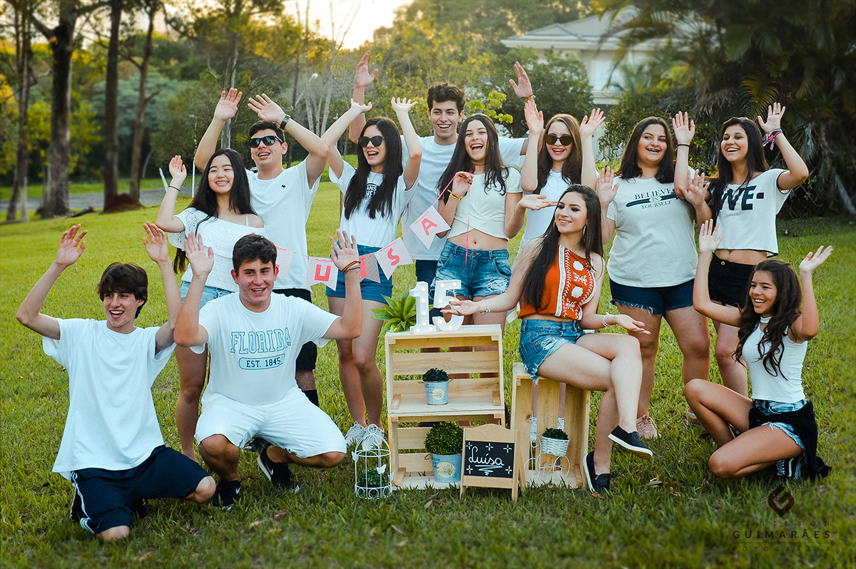 Aquela foto com a galera no ensaio de 15 anos