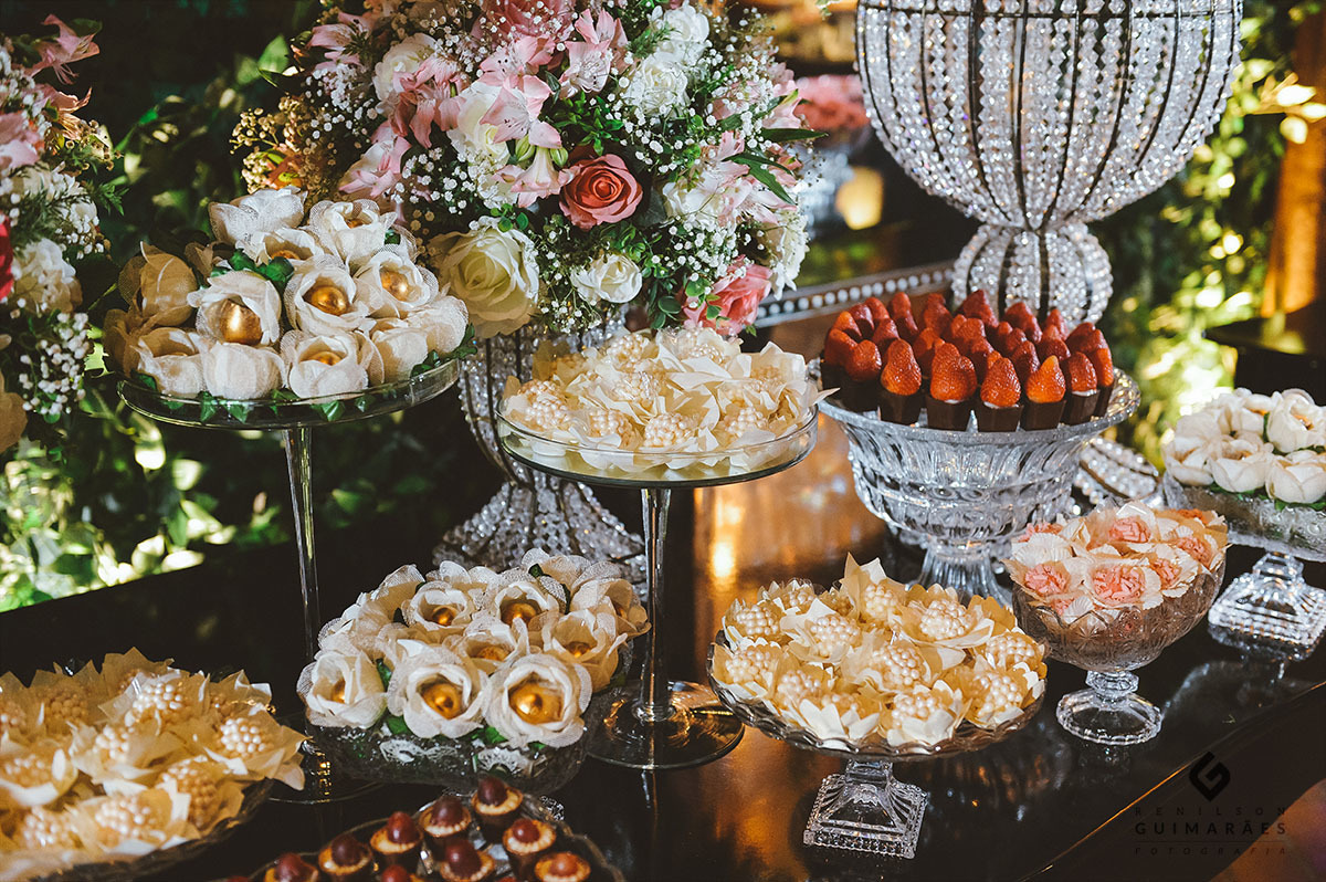 Mesa de doces do aniversário de 15 anos 