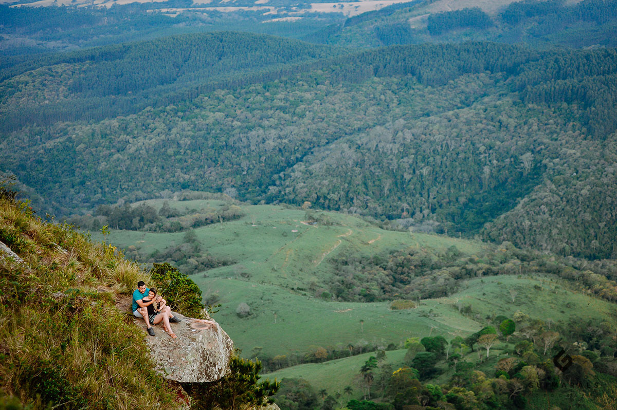 Vista do casal da linda serra do Cadeado