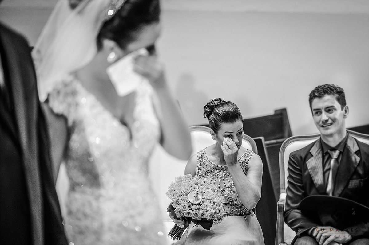 mãe e filha chorando ao mesmo tempo 