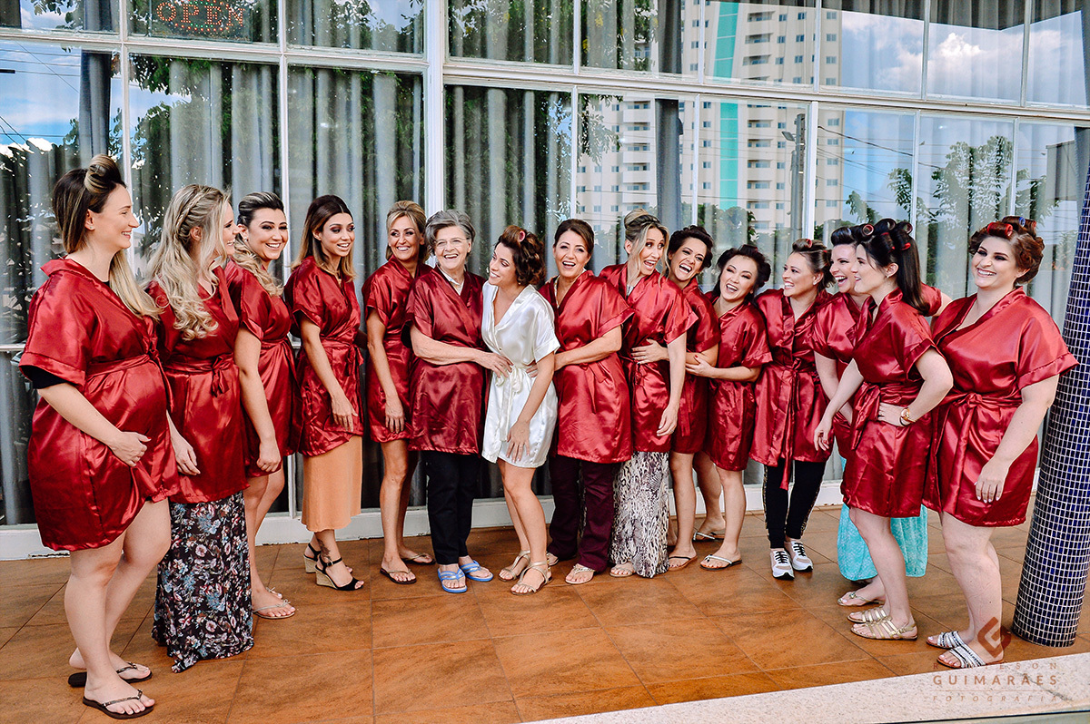 As madrinhas com a noiva