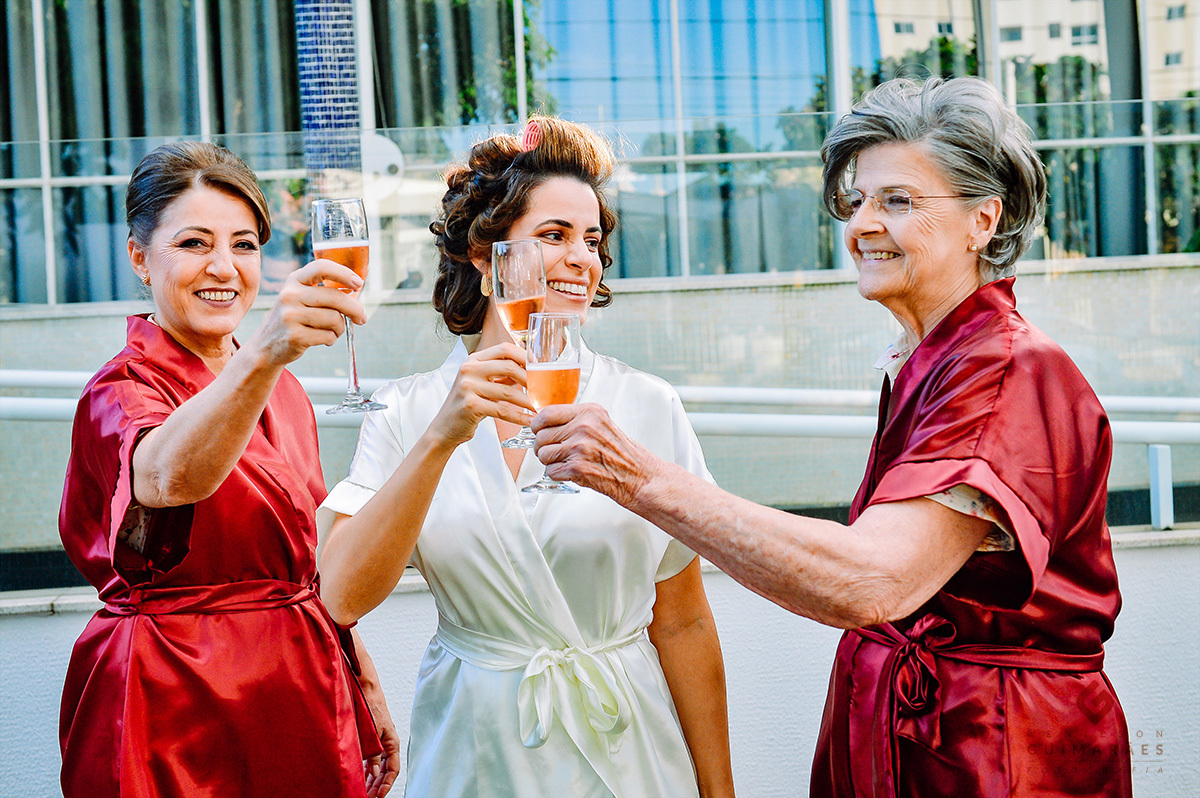 As 3 gerações: noiva, mãe e avó