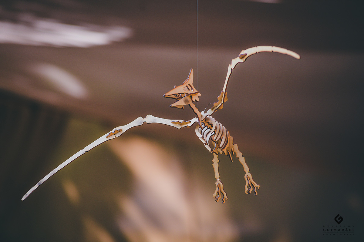 Decoração de dinossauro pendurada 