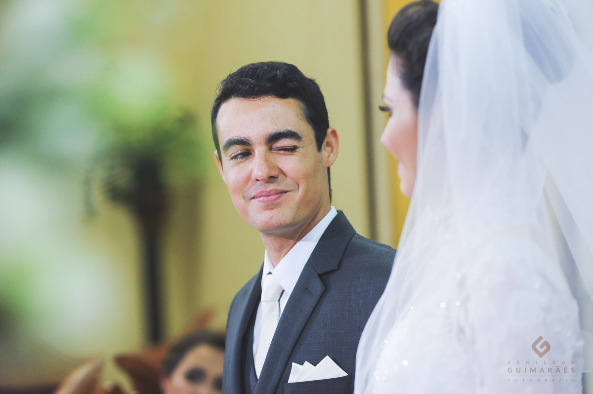 Detalhes do religioso - Carinho do noivo