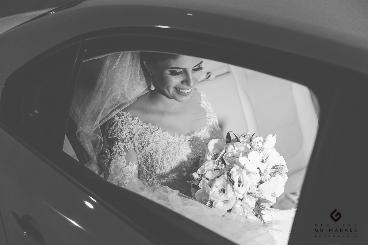casamento - Carolina e Italo - noiva no carro