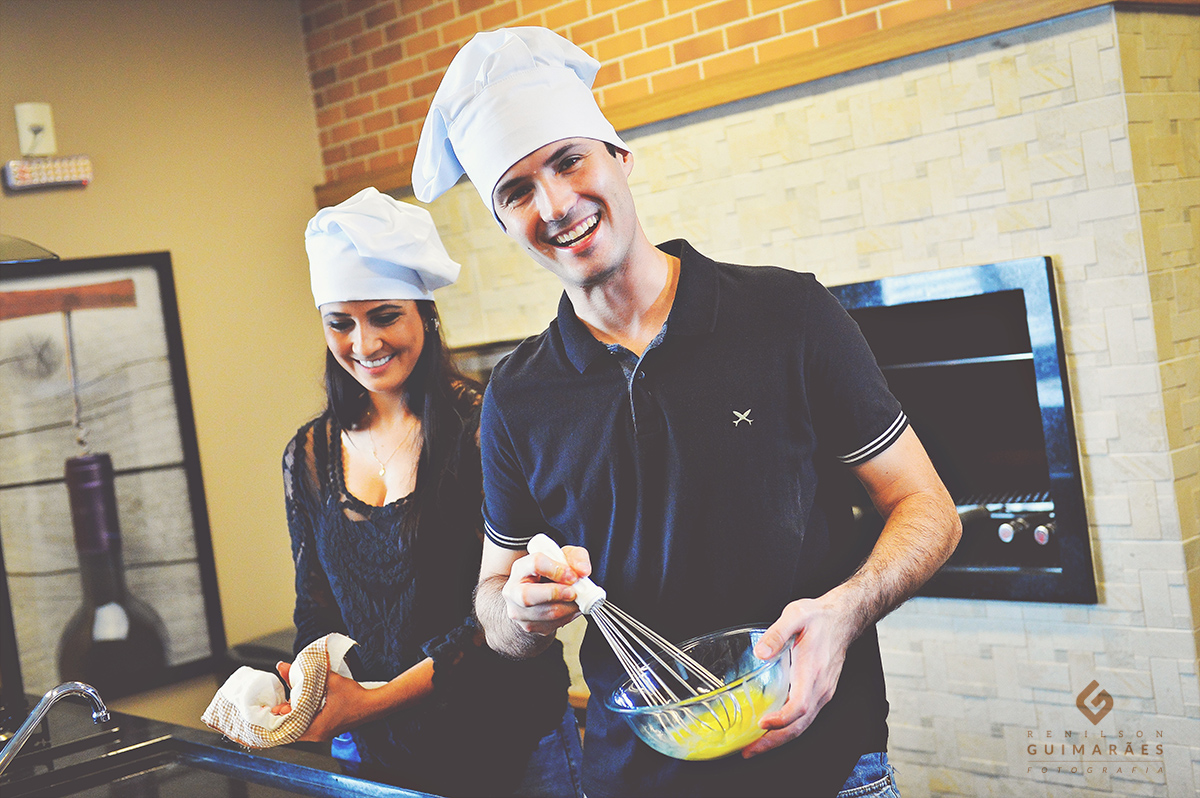 Noivos na cozinha - gastronomia - gourmet