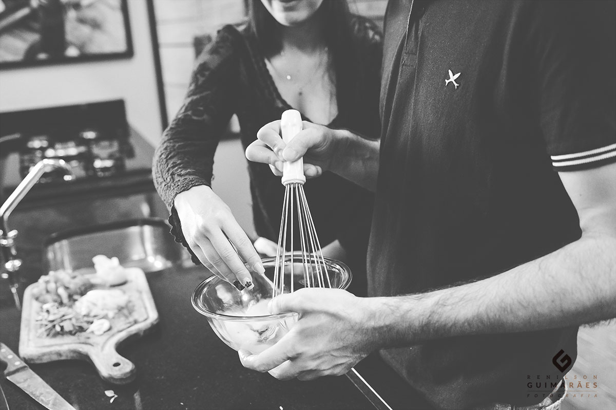 Noivos na cozinha - gastronomia - gourmet