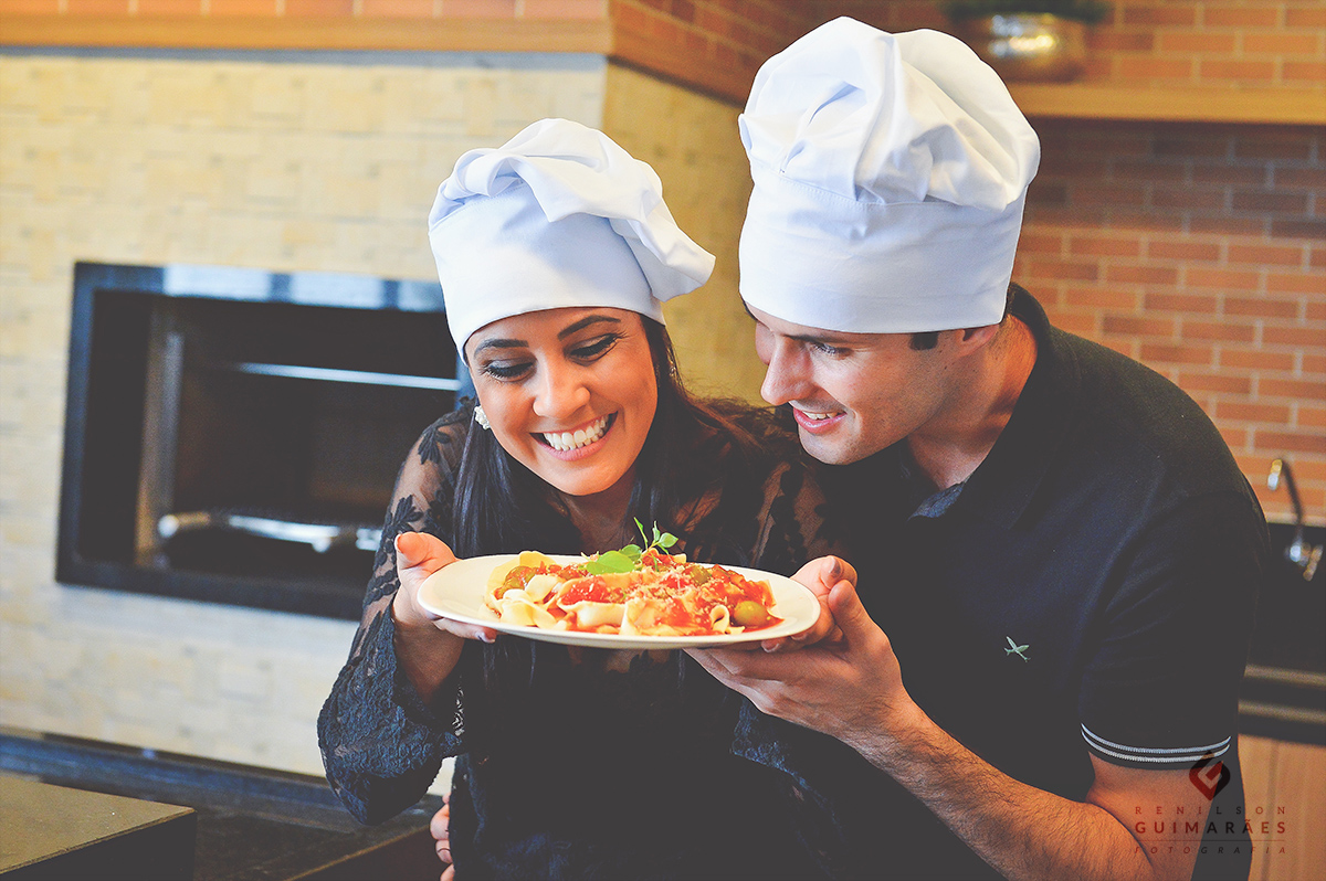 Noivos na cozinha - gastronomia - gourmet