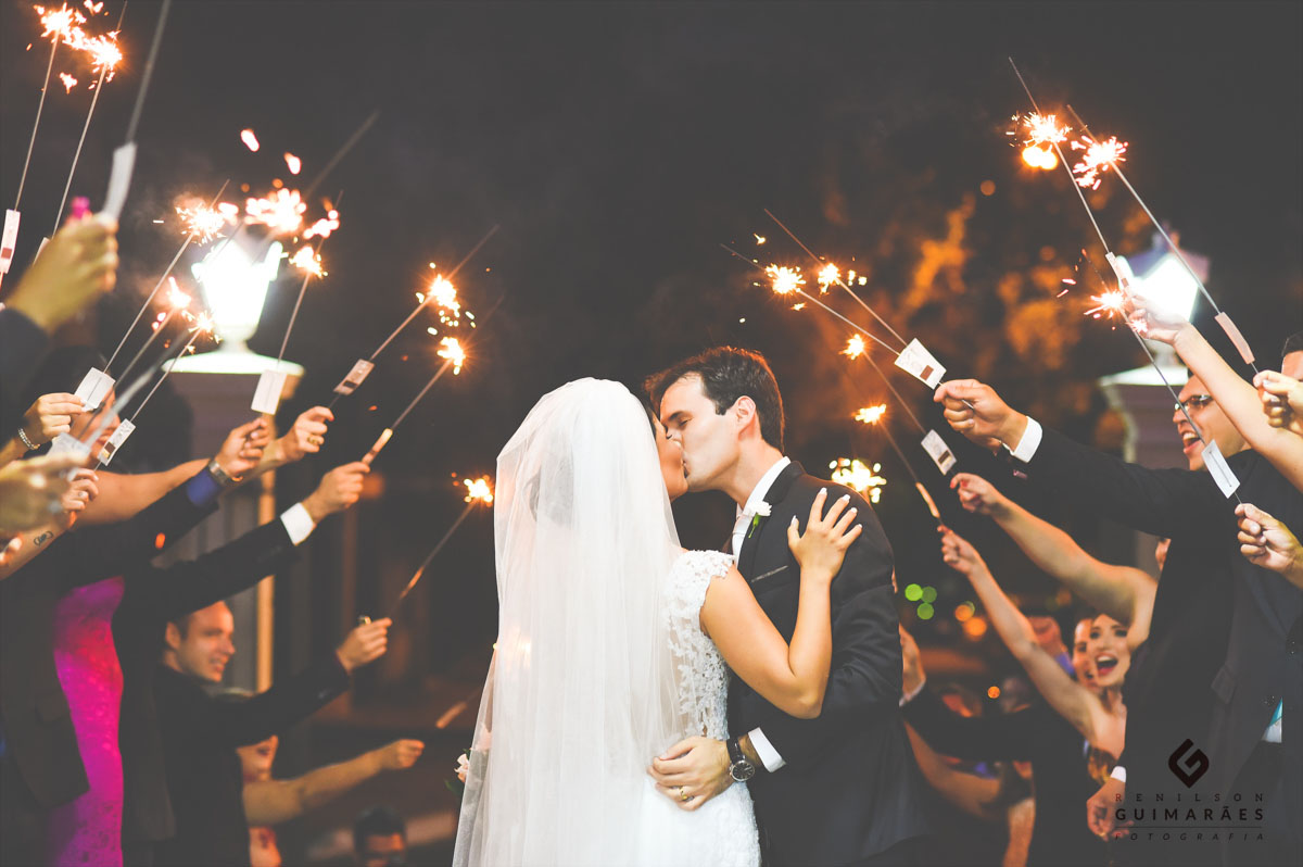 Casamento Jaqueline e Rafael - saída com sparkles