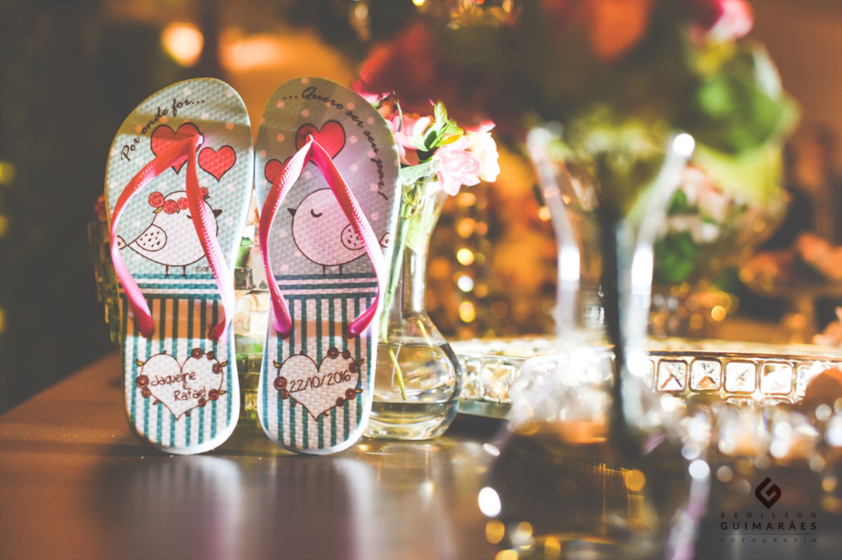 Casamento Jaqueline e Rafael - festa - descanso para os pés