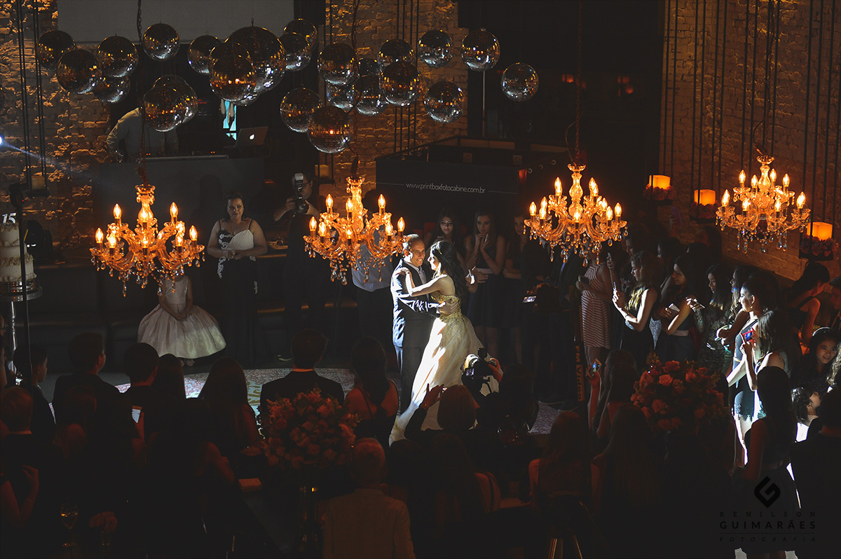 15 anos Julia - dança com o pai