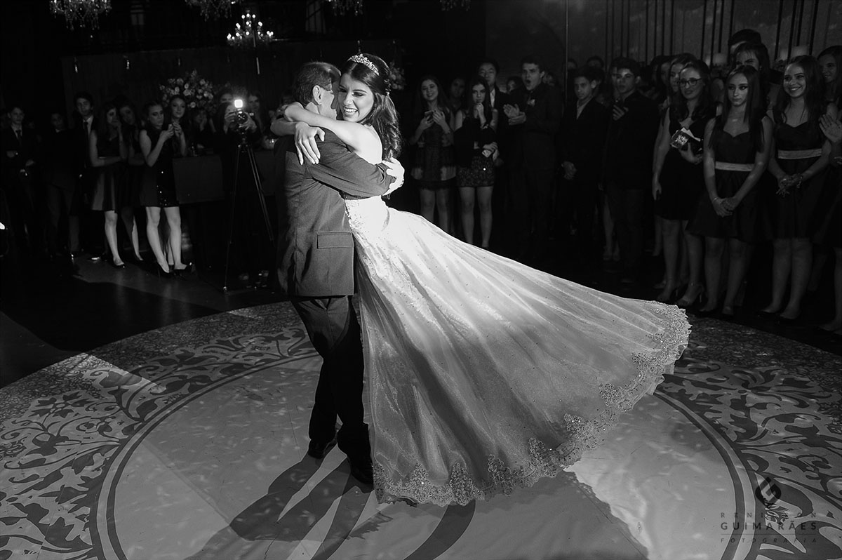 15 anos Julia - dança com o pai