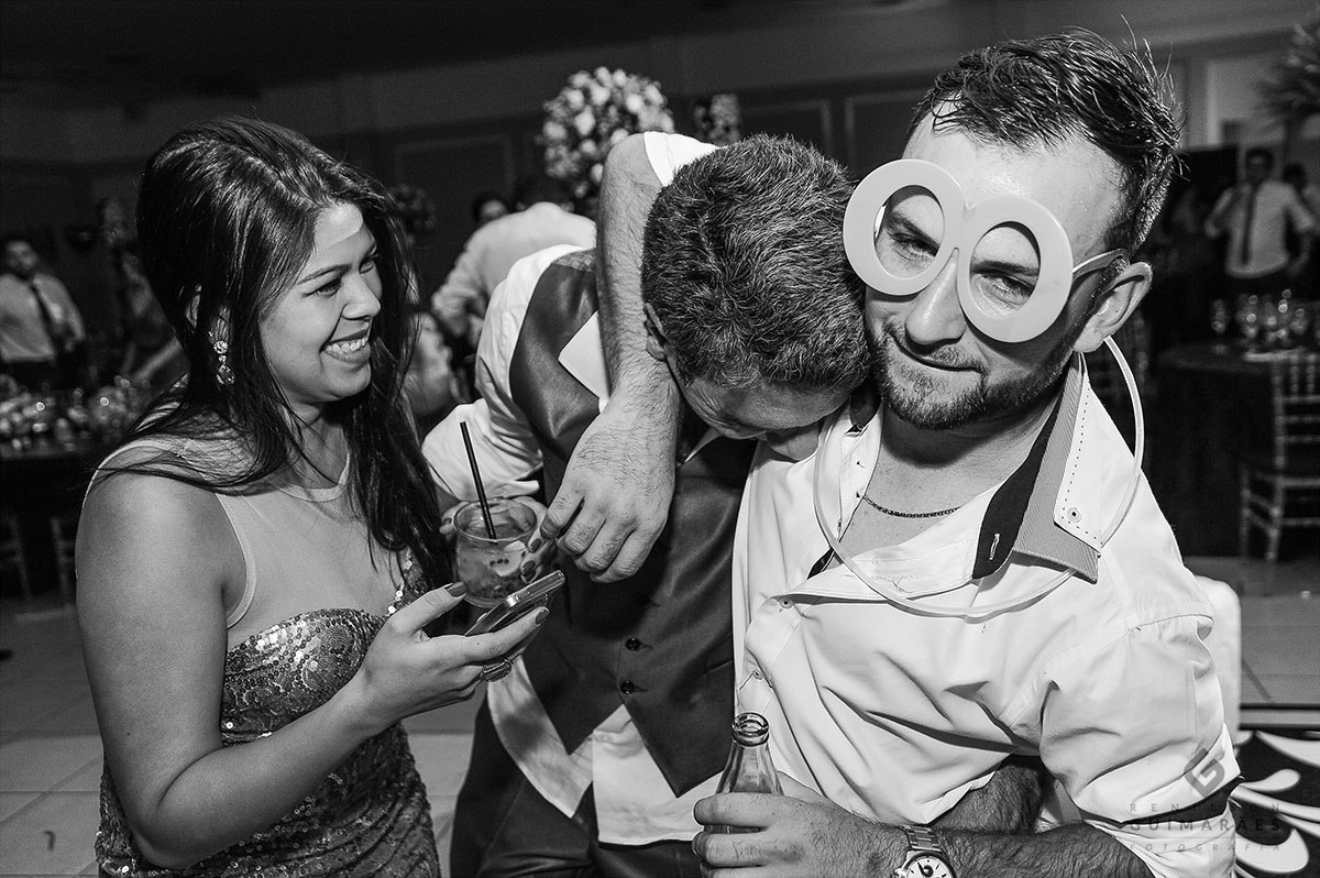 Casamento Beto e Renata - Village Eventos - amigos dos noivos