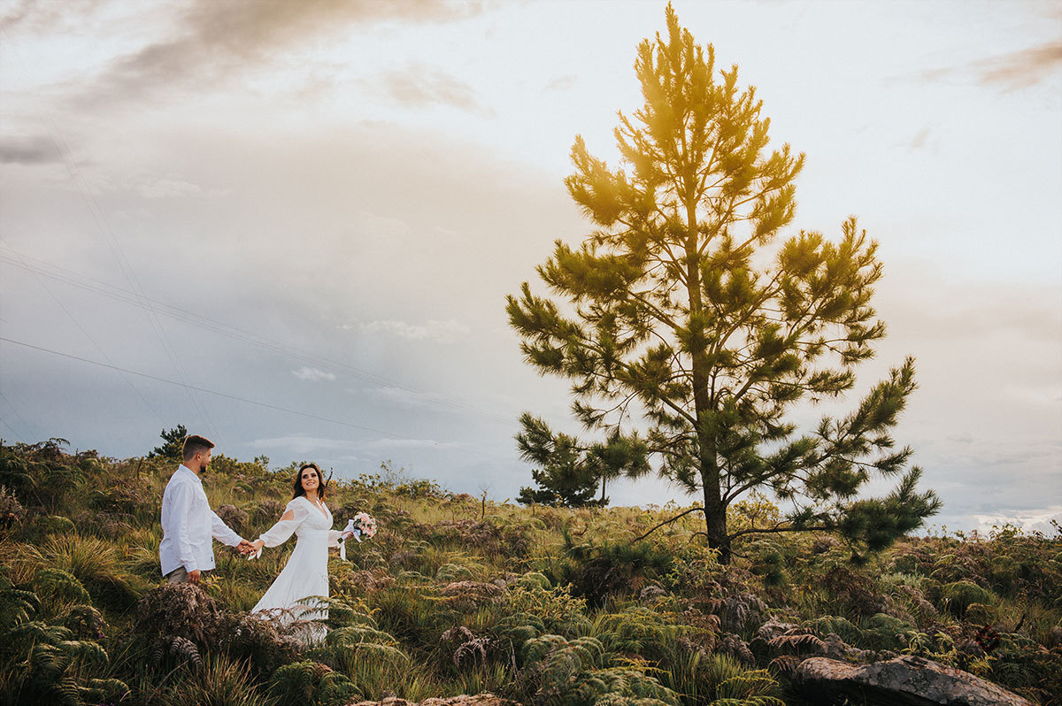 Fotos dos noivos no morro