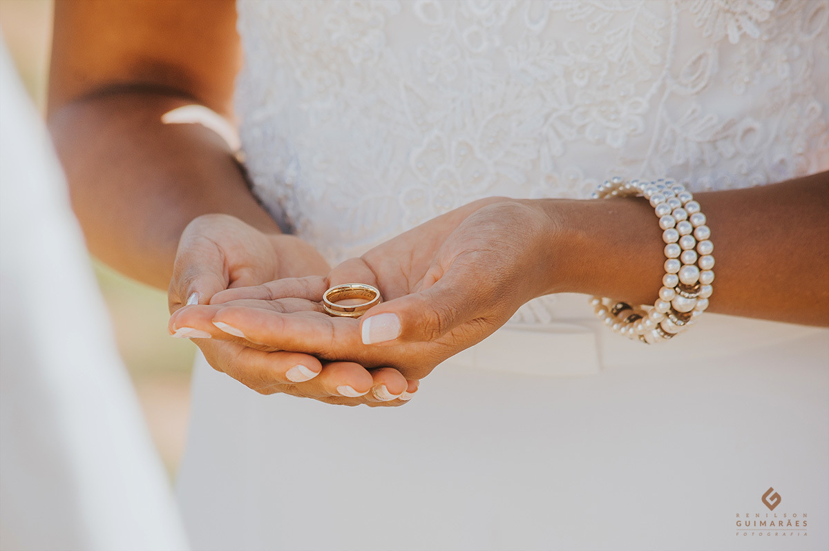 As alianças da noiva