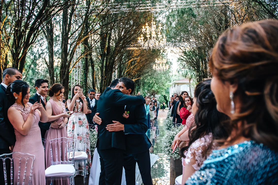 Fotógrafo foz, fotógrafo casamento, casamento Foz do Iguaçu, casamento, Villa Fiori, entrada noiva, abraço pai