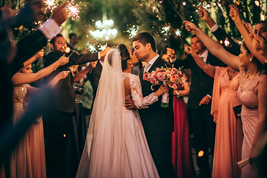 sparkles casamento, Fotógrafo foz, fotógrafo casamento, casamento Foz do Iguaçu, casamento, Villa Fiori, entrada noiva, cerimonia de casamento