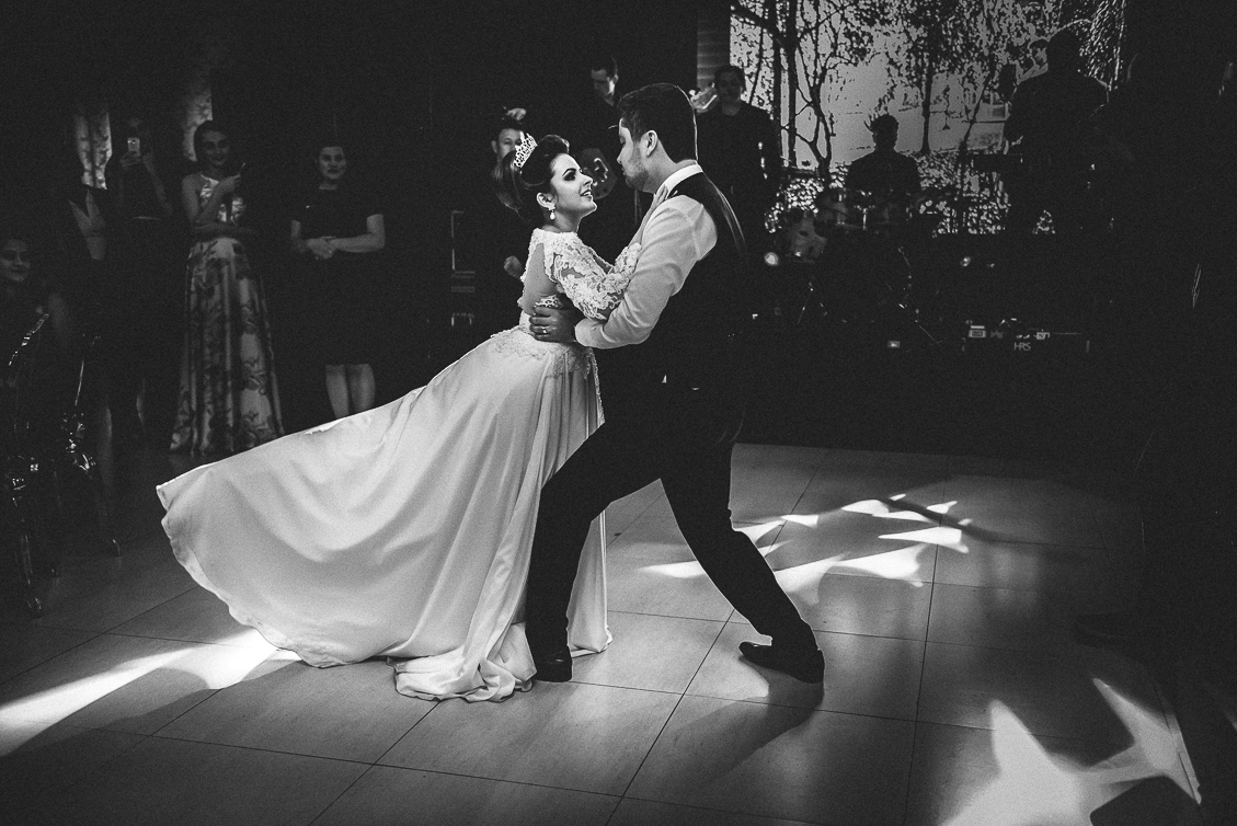 Valsa casamento, Fotógrafo foz, fotógrafo casamento, casamento Foz do Iguaçu, casamento, Villa Fiori, entrada noiva, cerimonia de casamento