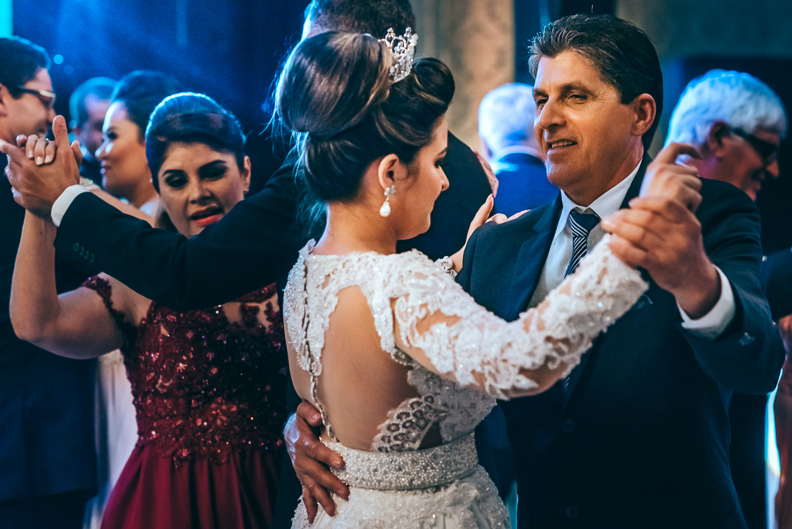 Valsa casamento, Fotógrafo foz, fotógrafo casamento, casamento Foz do Iguaçu, casamento, Villa Fiori, entrada noiva, cerimonia de casamento, Marcelo Guazzi