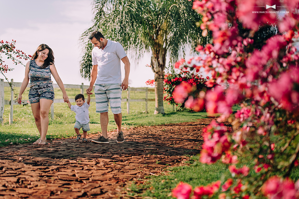 familia, fotos de familia, foto bebe, bebe, pai, mae, casal, foto casal, fotografia, foto, book familia, book area verde, book plantação,  ensaio de familia, ensaio familia, fotografo familia foz, fotografo foz, fotografo, familia feliz, ani