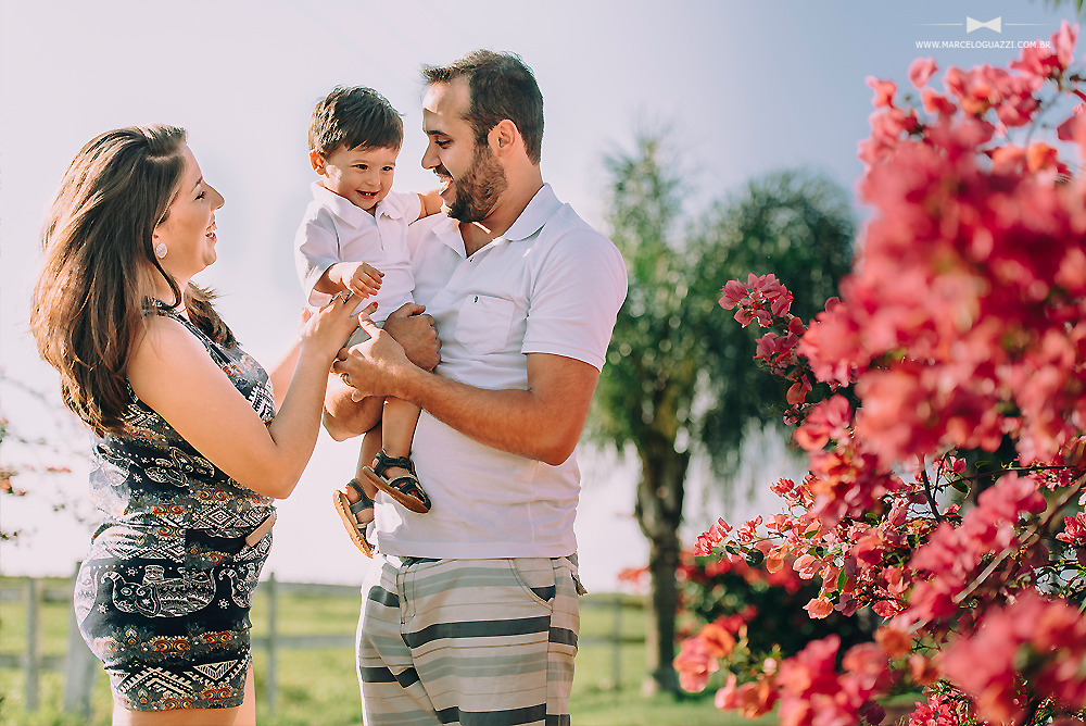 familia, fotos de familia, foto bebe, bebe, pai, mae, casal, foto casal, fotografia, foto, book familia, book area verde, book plantação,  ensaio de familia, ensaio familia, fotografo familia foz, fotografo foz, fotografo, familia feliz, ani