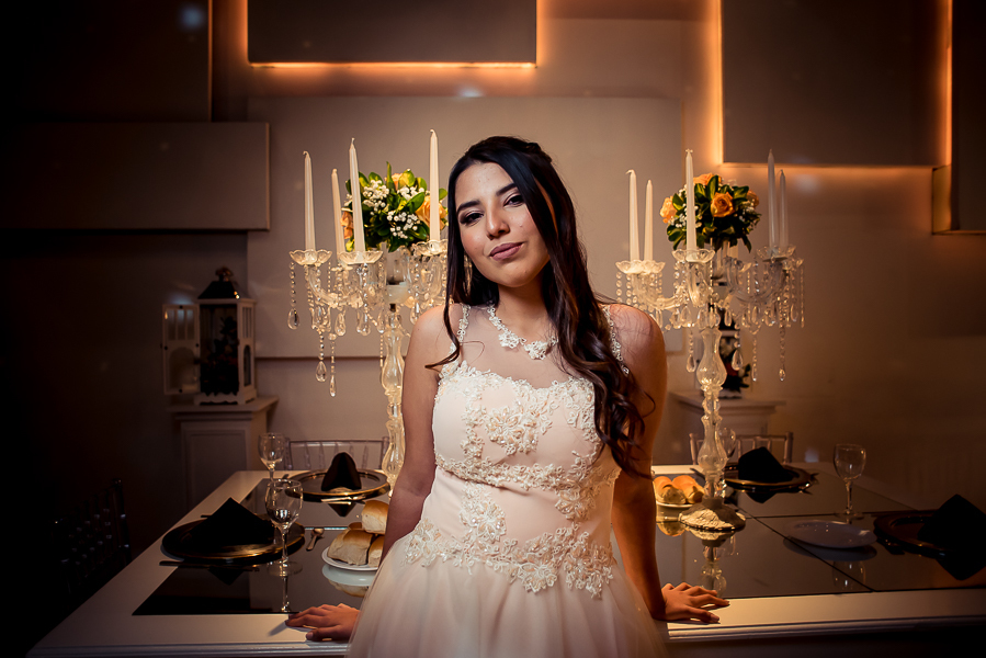 Fiesta de 15 años Agostina, en salon de fiesta life en rosario. Produccion de fotografia y video por marcelo genetti, Funxv foto y video de 15 años, en funes, rosario.