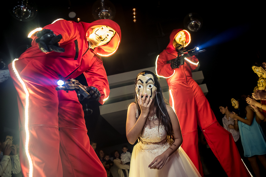 Fiesta de 15 años Agostina, en salon de fiesta life en rosario. Produccion de fotografia y video por marcelo genetti, Funxv foto y video de 15 años, en funes, rosario.