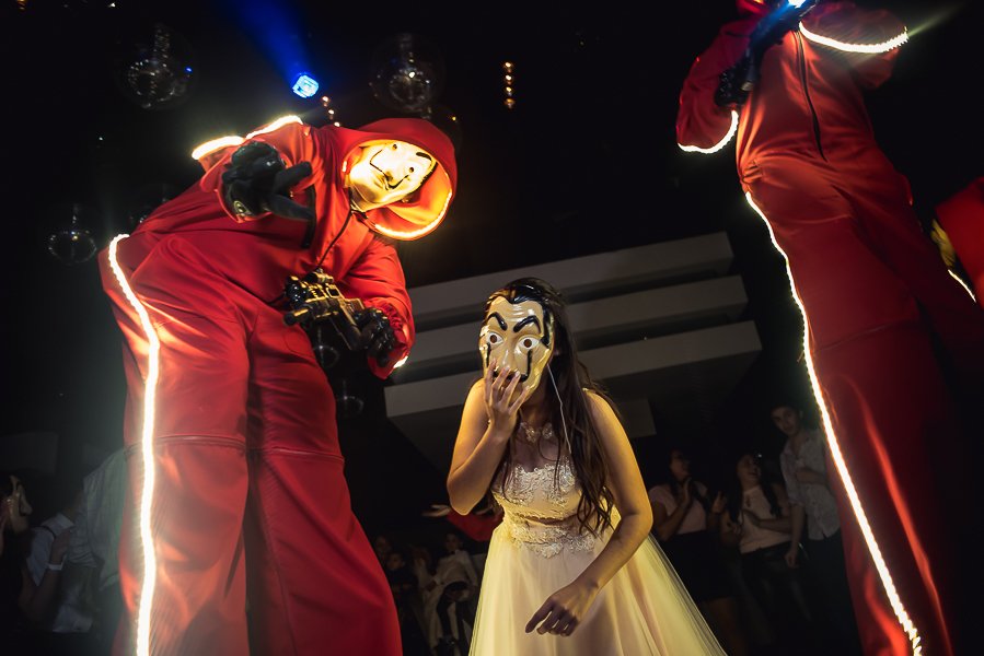 Fiesta de 15 años Agostina, en salon de fiesta life en rosario. Produccion de fotografia y video por marcelo genetti, Funxv foto y video de 15 años, en funes, rosario.