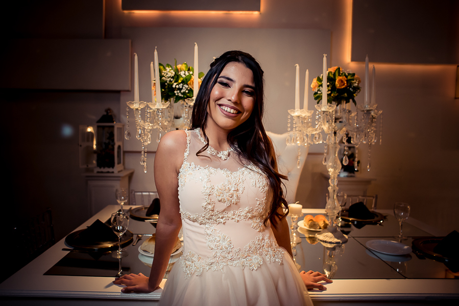 Fiesta de 15 años Agostina, en salon de fiesta life en rosario. Produccion de fotografia y video por marcelo genetti, Funxv foto y video de 15 años, en funes, rosario.