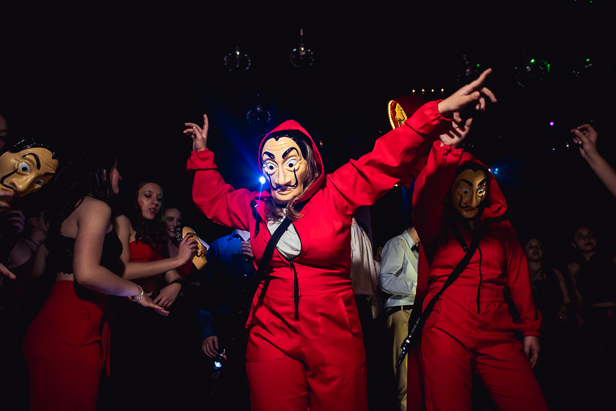 Fiesta de 15 años Agostina, en salon de fiesta life en rosario. Produccion de fotografia y video por marcelo genetti, Funxv foto y video de 15 años, en funes, rosario.