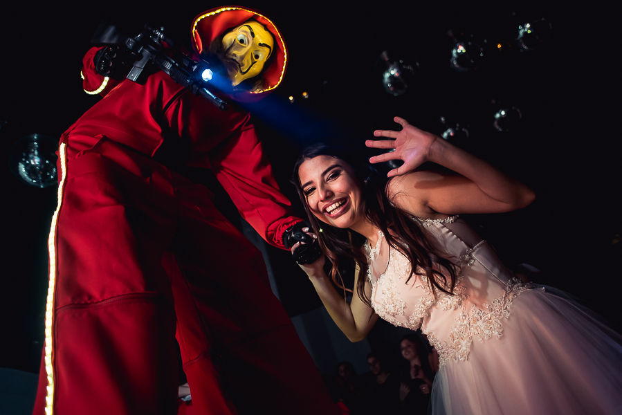 Fiesta de 15 años Agostina, en salon de fiesta life en rosario. Produccion de fotografia y video por marcelo genetti, Funxv foto y video de 15 años, en funes, rosario.