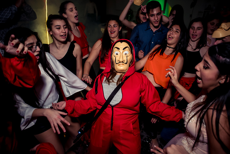 Fiesta de 15 años Agostina, en salon de fiesta life en rosario. Produccion de fotografia y video por marcelo genetti, Funxv foto y video de 15 años, en funes, rosario.