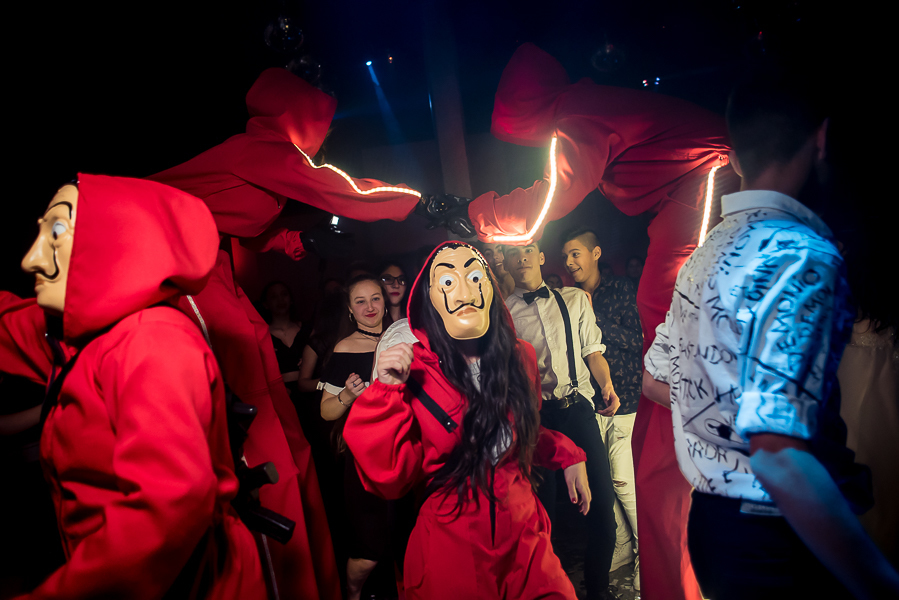 Fiesta de 15 años Agostina, en salon de fiesta life en rosario. Produccion de fotografia y video por marcelo genetti, Funxv foto y video de 15 años, en funes, rosario.