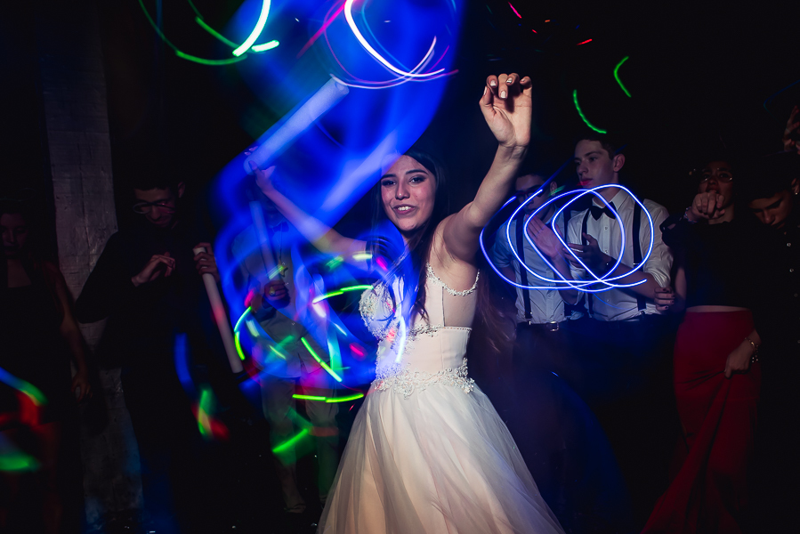 Fiesta de 15 años Agostina, en salon de fiesta life en rosario. Produccion de fotografia y video por marcelo genetti, Funxv foto y video de 15 años, en funes, rosario.