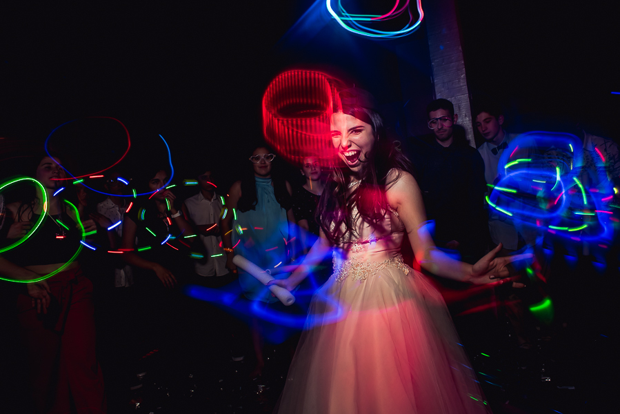 Fiesta de 15 años Agostina, en salon de fiesta life en rosario. Produccion de fotografia y video por marcelo genetti, Funxv foto y video de 15 años, en funes, rosario.