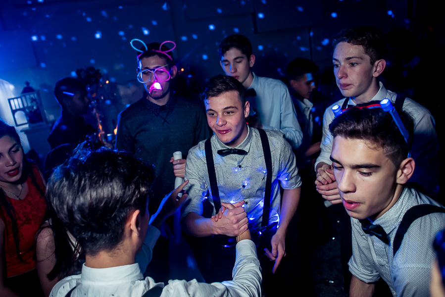 Fiesta de 15 años Agostina, en salon de fiesta life en rosario. Produccion de fotografia y video por marcelo genetti, Funxv foto y video de 15 años, en funes, rosario.