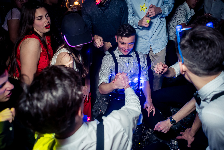 Fiesta de 15 años Agostina, en salon de fiesta life en rosario. Produccion de fotografia y video por marcelo genetti, Funxv foto y video de 15 años, en funes, rosario.