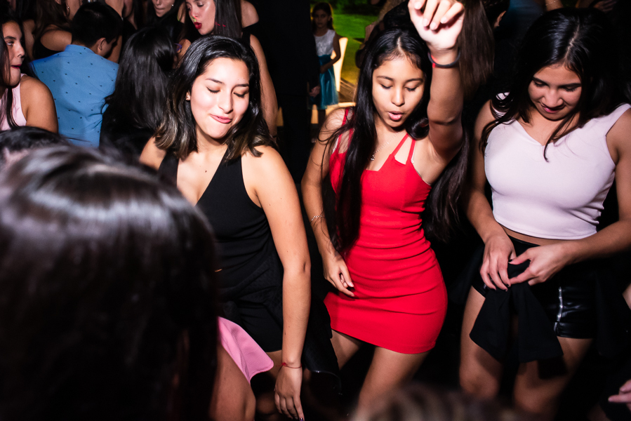 Fiesta 15 años foto y video agustina en salon de fiesta tamarindo de rosario