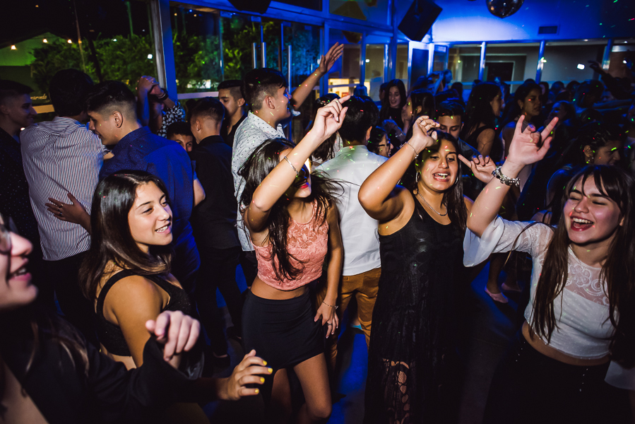 fotografo y video de 15 años agustina en salon de fiesta tamarindo de rosario