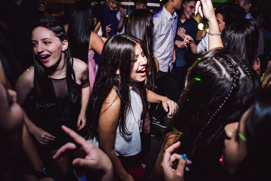 fotografo y video de 15 años agustina en salon de fiesta tamarindo de rosario