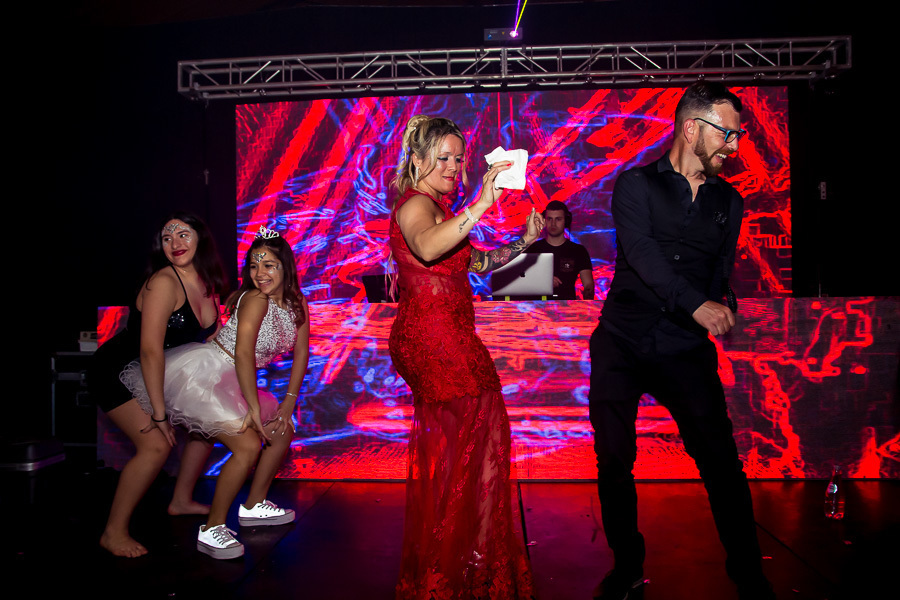 quinceañera en su fiesta de quince años