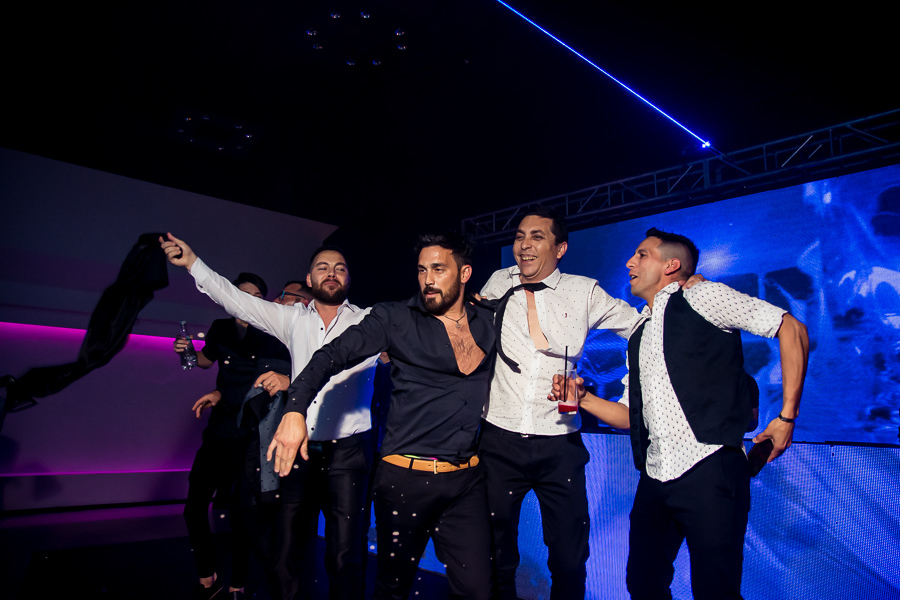 quinceañera en su fiesta de quince años