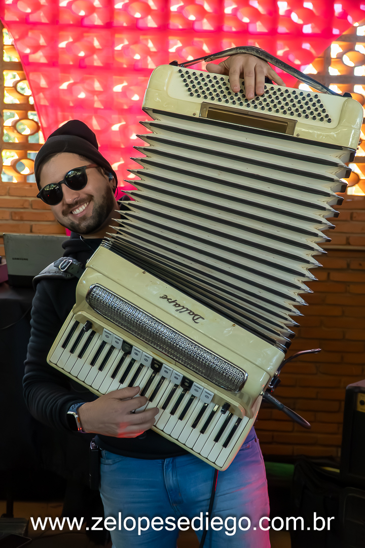 pocket-show-com-ze-lopes-e-diego-na-feijoada-do-caeme-em-barrinha-sao-paulo