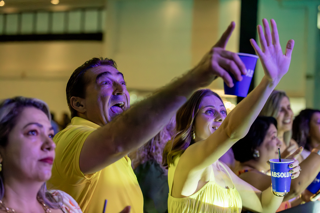 show-com-banda-na-feijoada-da-tuka-no-palco-360