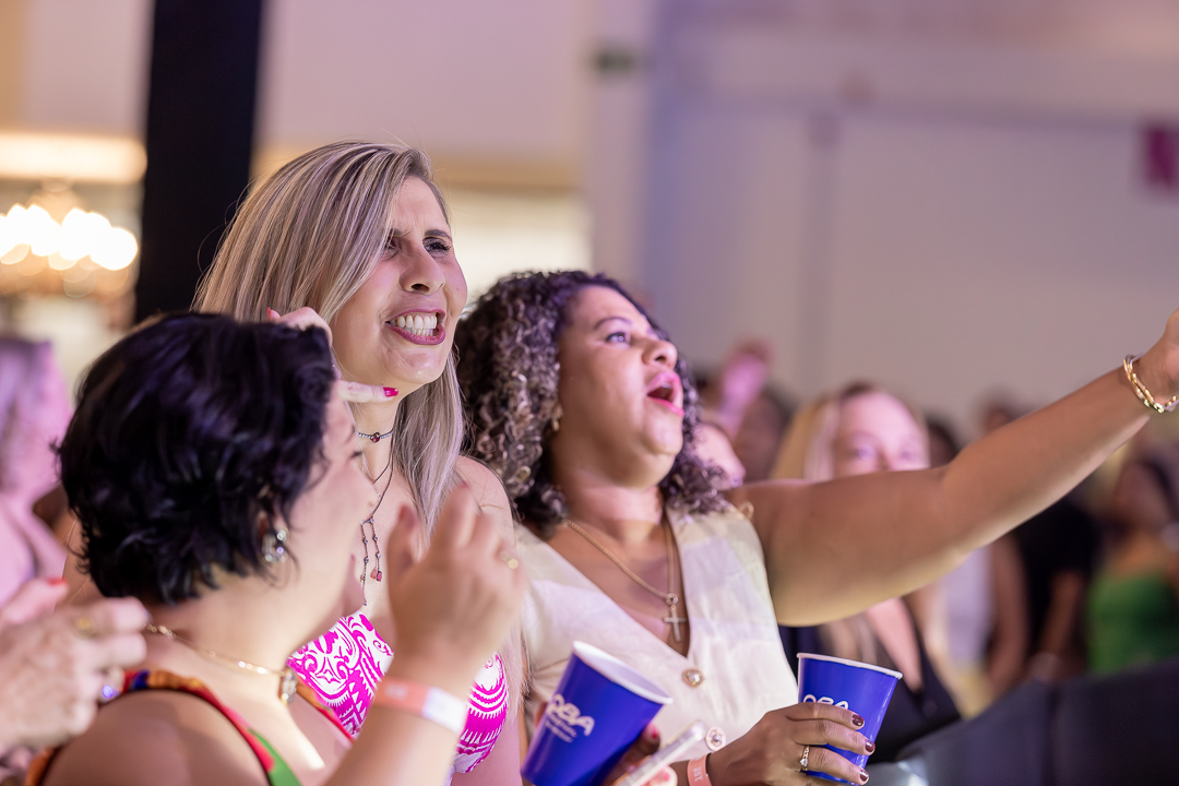 show-com-banda-na-feijoada-da-tuka-no-palco-360