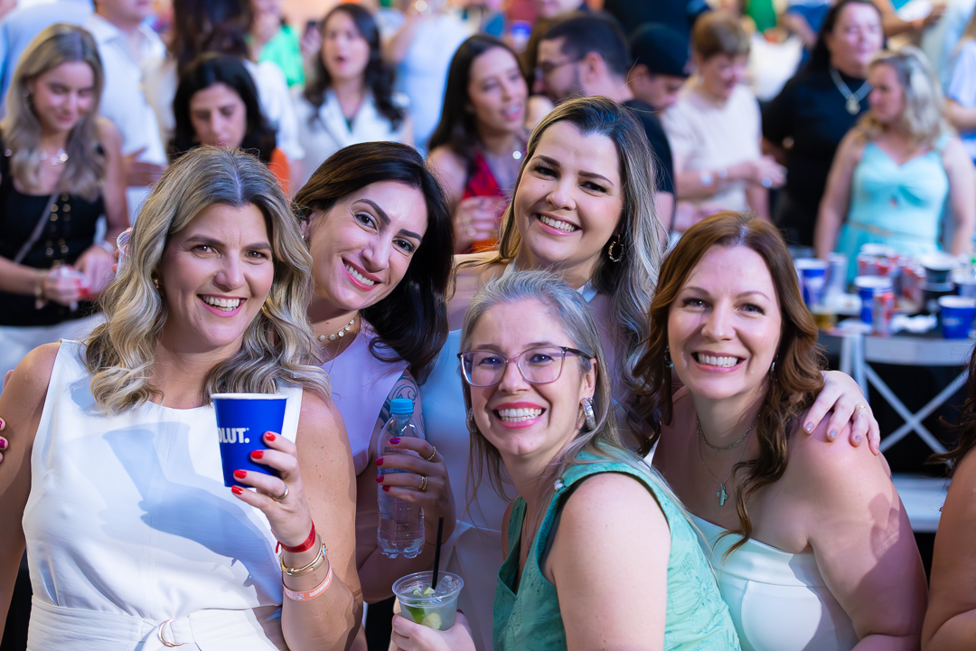 show-com-banda-na-feijoada-da-tuka-no-palco-360