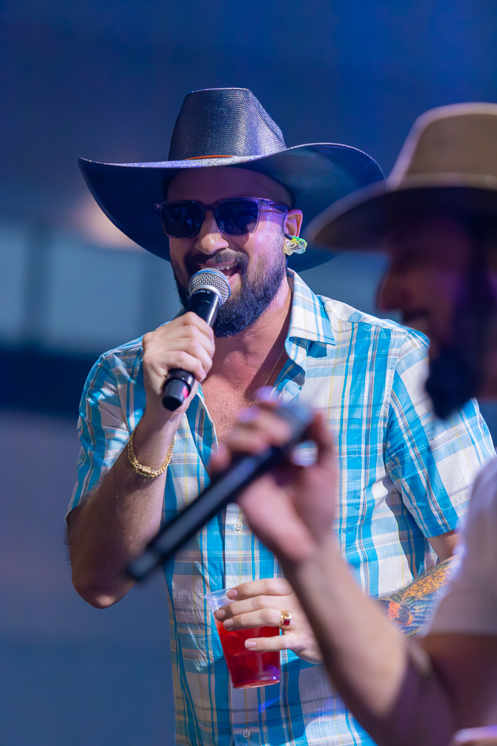 show-com-banda-na-feijoada-da-tuka-no-palco-360