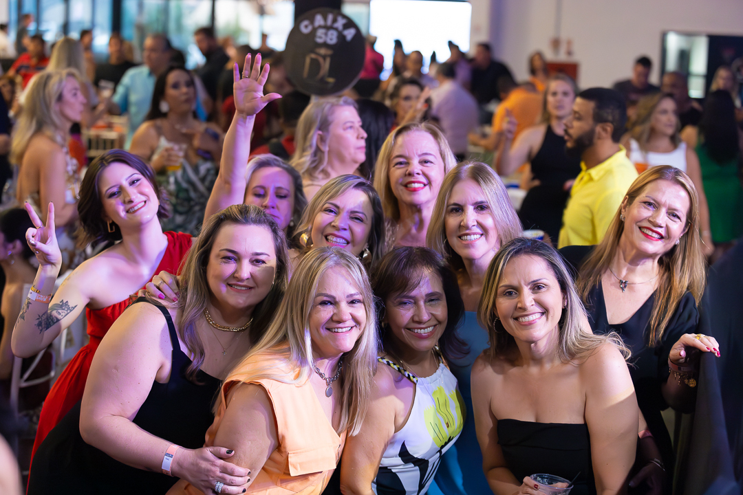 show-com-banda-na-feijoada-da-tuka-no-palco-360